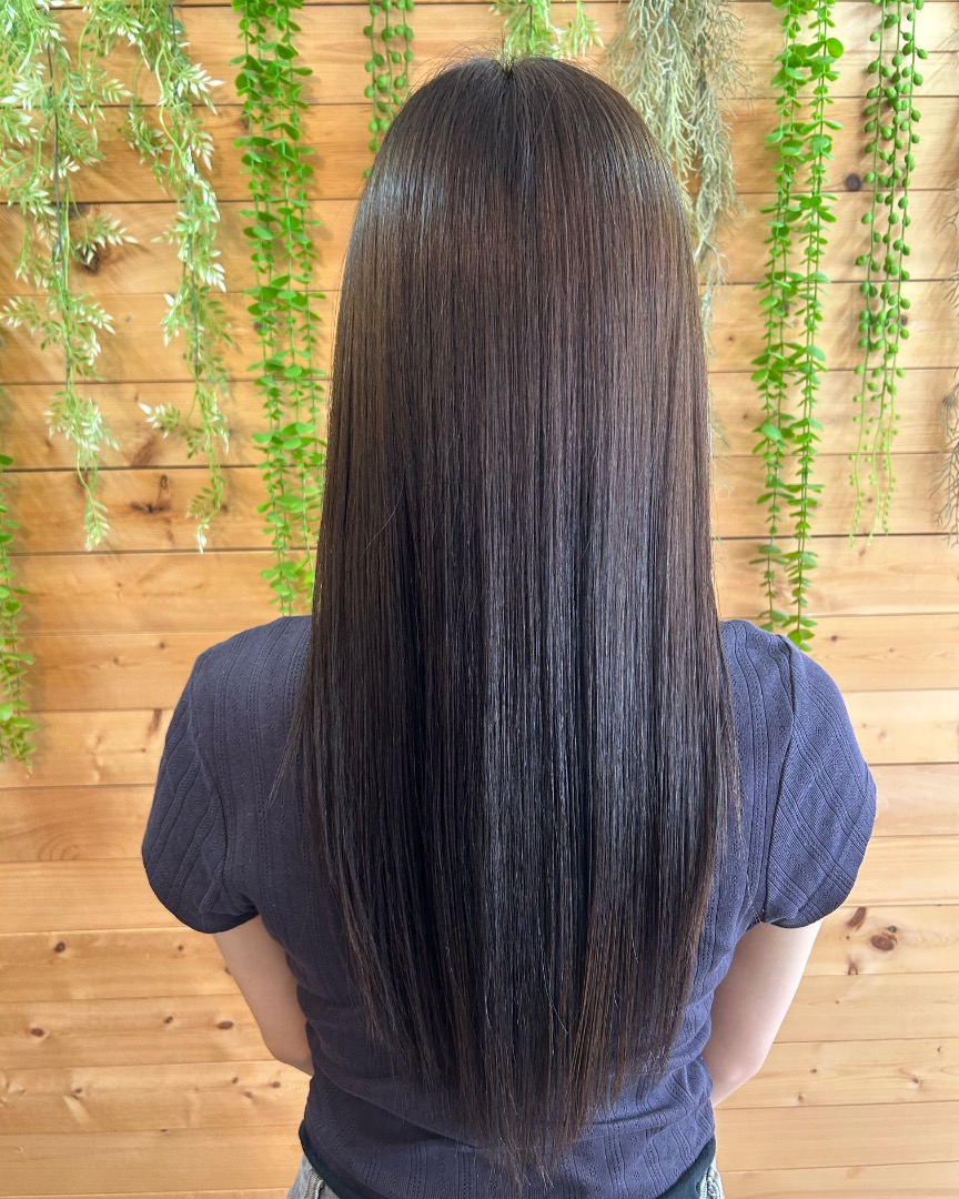 「カラーをしたばかりなのに、もう色が抜けてきた」そんなお悩み